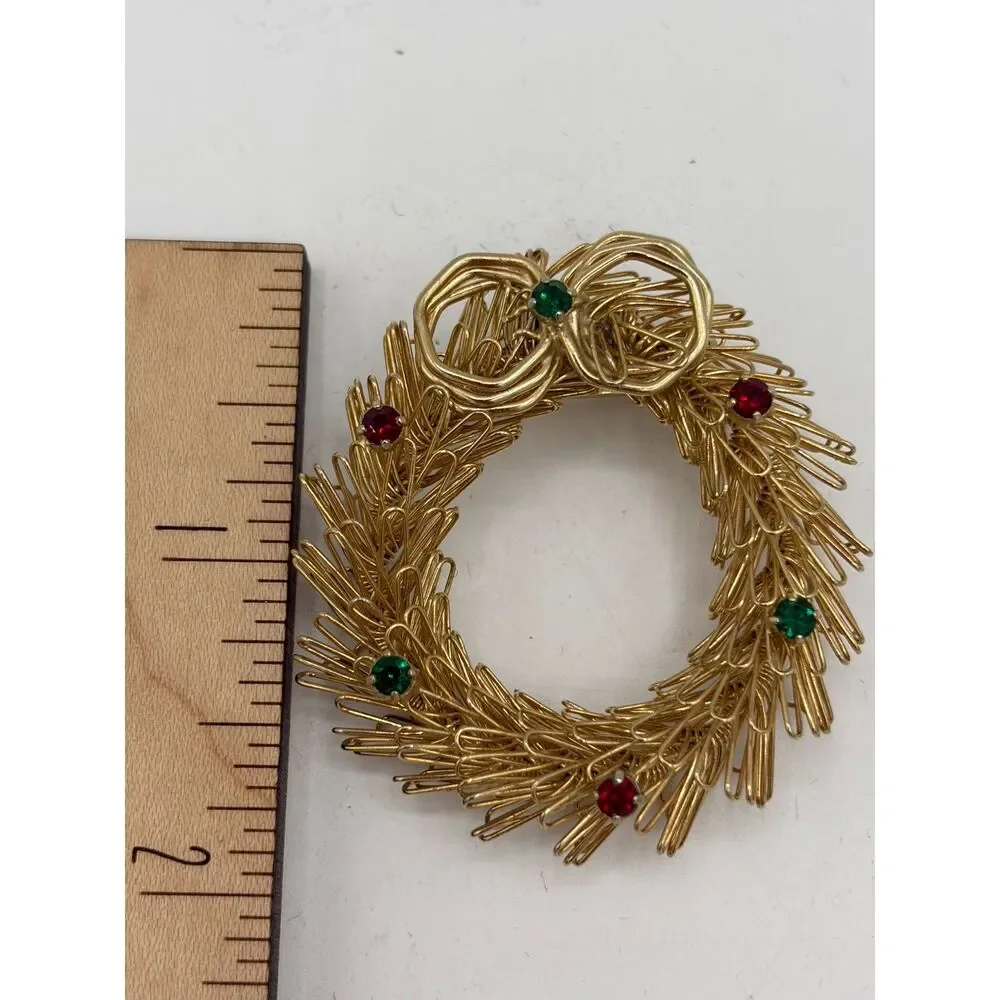 Vintage Gold Tone Wire Wreath Brooch with Rhinestones